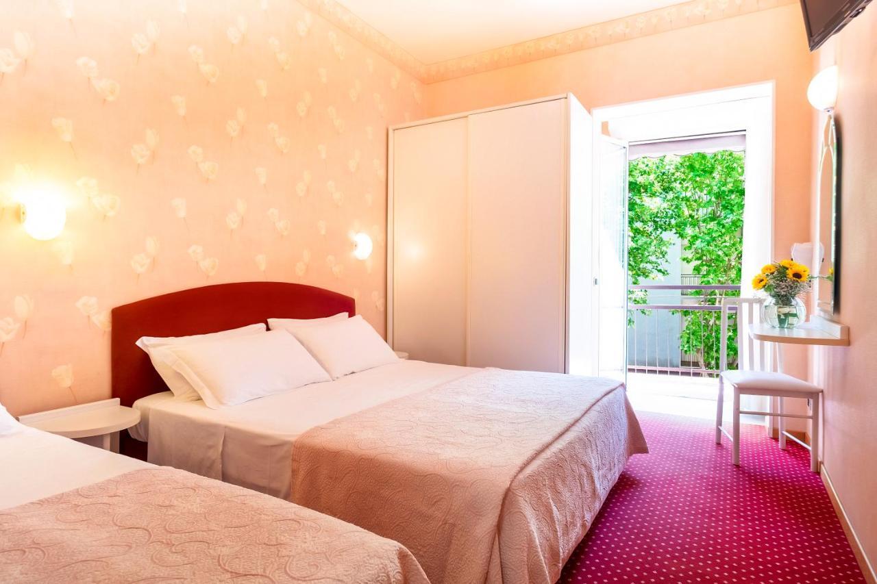 Hotel Souvenir Bellaria-Igea Marina Zewnętrze zdjęcie